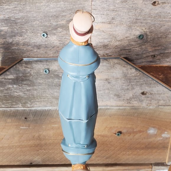 1992 HallMark Keepsake Ornament Dickens Caroler Bell Lord Chadwick - Picture 4 of 8